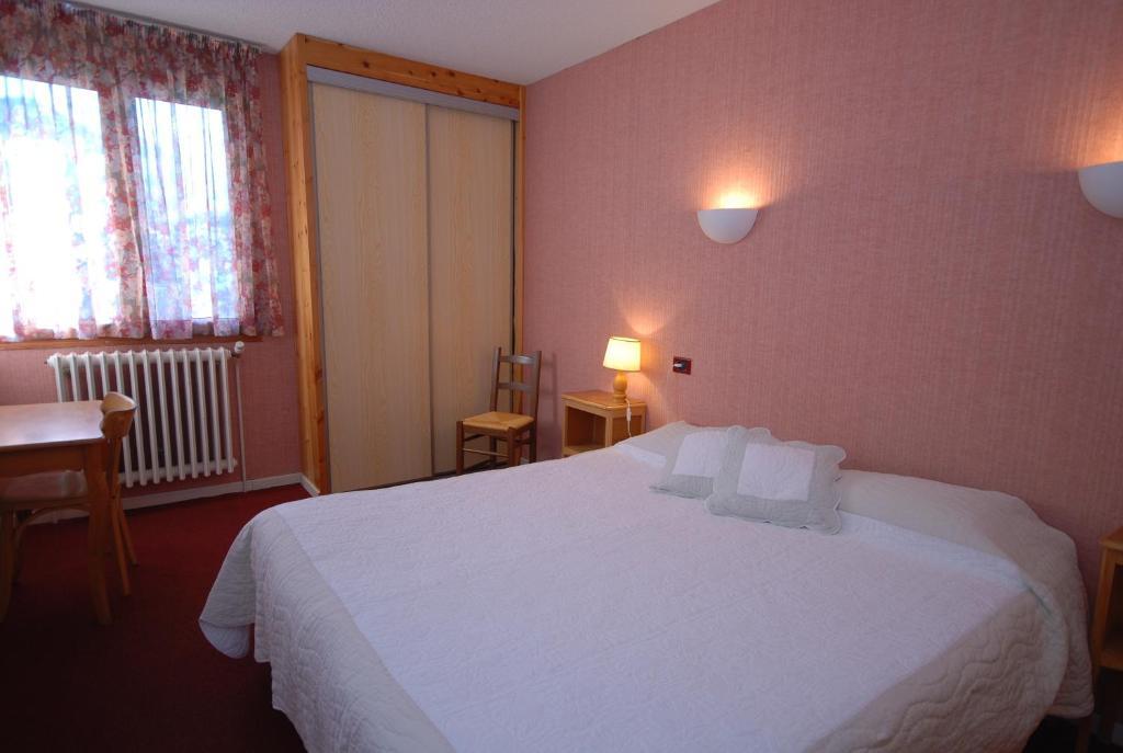 Auberge Du Rochasson Risoul Room photo